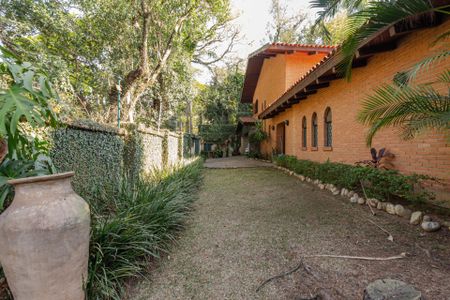 Casa à venda com 450m², 4 quartos e 5 vagas Casa à venda com 450m², 4 quartos e 5 vagasGaragem