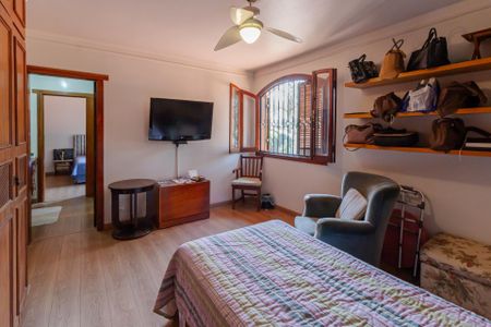 Casa à venda com 450m², 4 quartos e 5 vagas Casa à venda com 450m², 4 quartos e 5 vagasSuíte 2