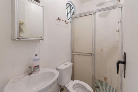 Casa à venda com 450m², 4 quartos e 5 vagas Casa à venda com 450m², 4 quartos e 5 vagasBanheiro de serviço