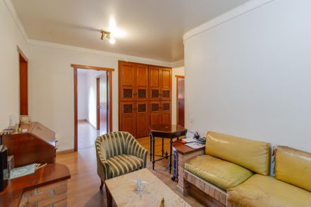 Casa à venda com 450m², 4 quartos e 5 vagas Casa à venda com 450m², 4 quartos e 5 vagasSala de Tv