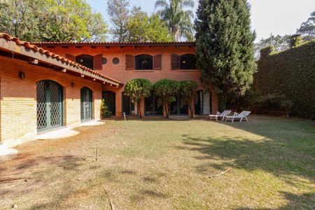 Casa à venda com 450m², 4 quartos e 5 vagas Casa à venda com 450m², 4 quartos e 5 vagasFachada