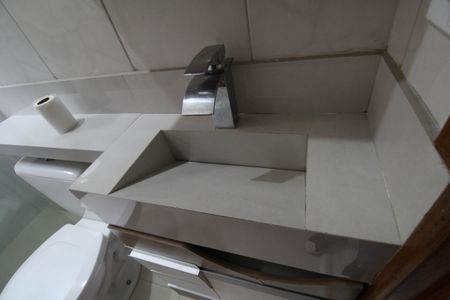 Casa de condomínio à venda com 74m², 2 quartos e 2 vagasBanheiro