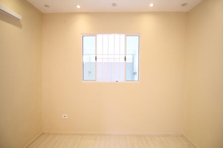 Sala de casa de condomínio à venda com 2 quartos, 74m² em Jardim das Palmas, São Paulo