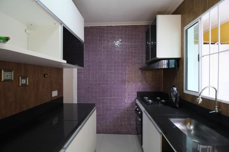 Casa de condomínio à venda com 74m², 2 quartos e 2 vagasCozinha