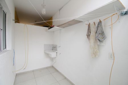 Casa de condomínio à venda com 74m², 2 quartos e 2 vagasÁrea de Serviço