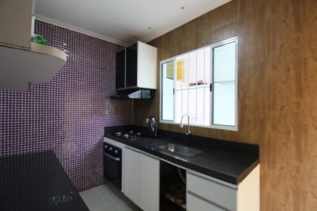 Casa de condomínio à venda com 74m², 2 quartos e 2 vagasCozinha