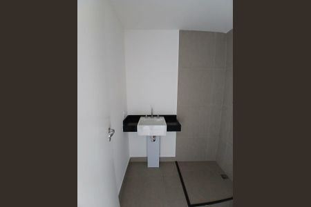 Banheiro Social de kitnet/studio para alugar com 1 quarto, 19m² em Brooklin, São Paulo