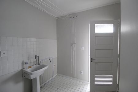 Apartamento à venda com 77m², 2 quartos e 1 vagaÁrea de Serviço