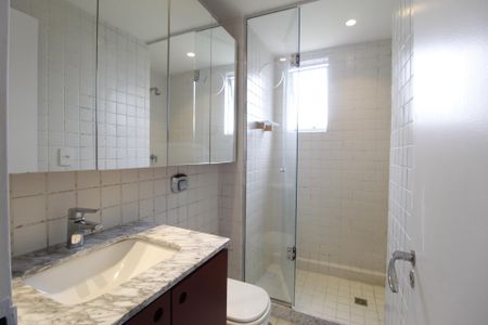 Apartamento à venda com 77m², 2 quartos e 1 vagaBanheiro