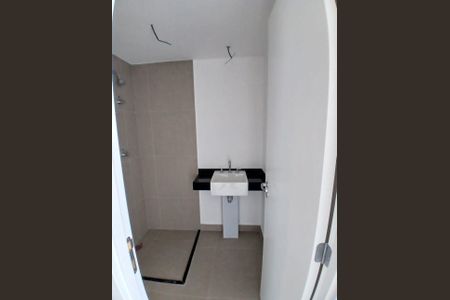 Banheiro Social de kitnet/studio à venda com 1 quarto, 21m² em Santo Amaro, São Paulo