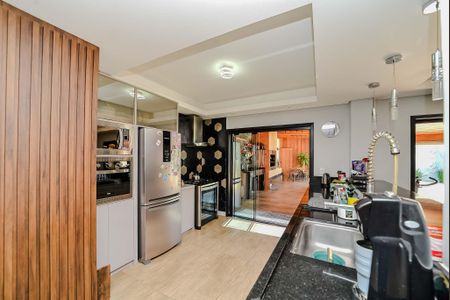 Casa à venda com 243m², 2 quartos e 4 vagas Casa à venda com 243m², 2 quartos e 4 vagasCozinha