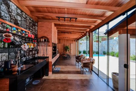 Casa à venda com 243m², 2 quartos e 4 vagas Casa à venda com 243m², 2 quartos e 4 vagasEspaço Gourmet