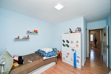 Casa à venda com 243m², 2 quartos e 4 vagas Casa à venda com 243m², 2 quartos e 4 vagasSuíte 2