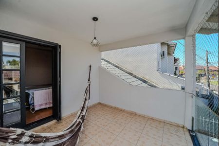 Casa à venda com 243m², 2 quartos e 4 vagas Casa à venda com 243m², 2 quartos e 4 vagasSacada