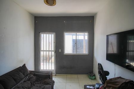 Casa para alugar com 60m², 1 quarto e 2 vagasSala