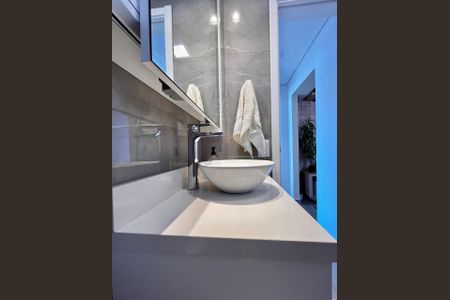 Apartamento à venda com 69m², 2 quartos e 1 vaga Apartamento à venda com 69m², 2 quartos e 1 vagaBanheiro Social