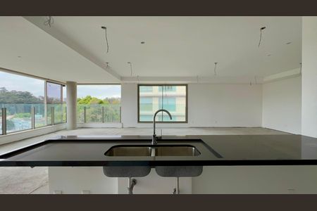 Apartamento à venda com 237m², 3 quartos e 3 vagas Apartamento à venda com 237m², 3 quartos e 3 vagasCozinha