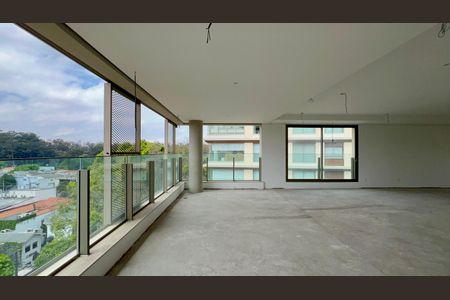 Apartamento à venda com 237m², 3 quartos e 3 vagas Apartamento à venda com 237m², 3 quartos e 3 vagasVaranda
