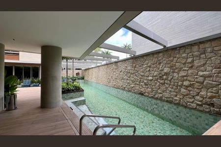 Apartamento à venda com 237m², 3 quartos e 3 vagas Apartamento à venda com 237m², 3 quartos e 3 vagasPiscina