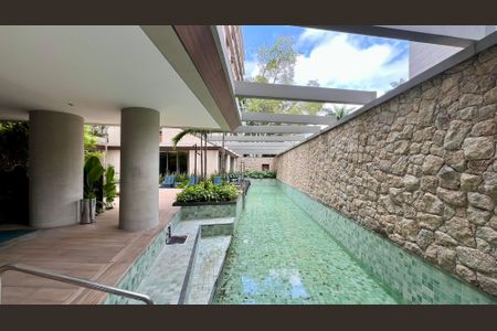 Apartamento à venda com 237m², 3 quartos e 3 vagas Apartamento à venda com 237m², 3 quartos e 3 vagasPiscina