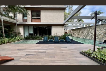 Apartamento à venda com 237m², 3 quartos e 3 vagas Apartamento à venda com 237m², 3 quartos e 3 vagasPiscina