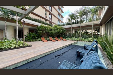 Apartamento à venda com 237m², 3 quartos e 3 vagas Apartamento à venda com 237m², 3 quartos e 3 vagasPiscina
