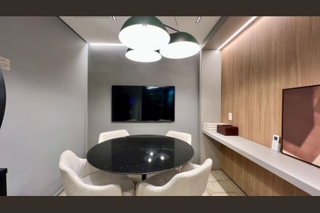 Apartamento à venda com 237m², 3 quartos e 3 vagas Apartamento à venda com 237m², 3 quartos e 3 vagasCoworking