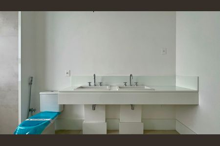 Apartamento à venda com 237m², 3 quartos e 3 vagas Apartamento à venda com 237m², 3 quartos e 3 vagasBanheiro da Suíte 3