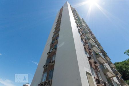 Apartamento à venda com 74m², 2 quartos e 3 vagasFachada