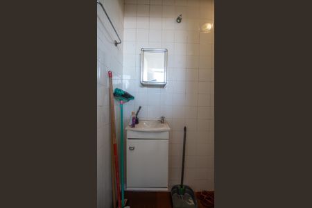 Apartamento à venda com 74m², 2 quartos e 3 vagasBanheiro de Serviço