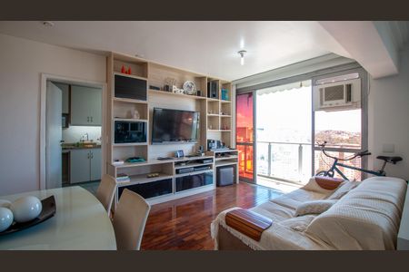 Apartamento à venda com 74m², 2 quartos e 3 vagasSala