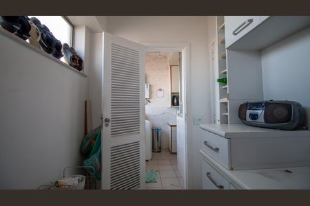 Apartamento à venda com 74m², 2 quartos e 3 vagasQuarto de Serviço