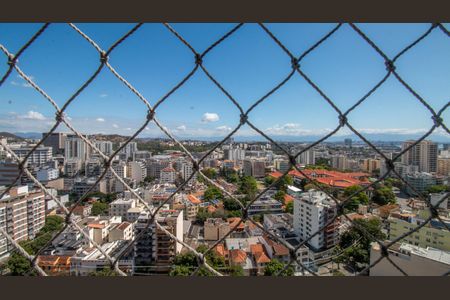 Apartamento à venda com 74m², 2 quartos e 3 vagasQuarto 2 Vista