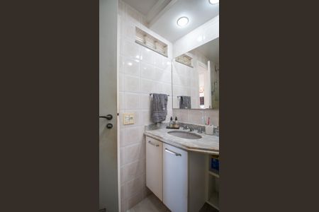 Apartamento à venda com 74m², 2 quartos e 3 vagasBanheiro