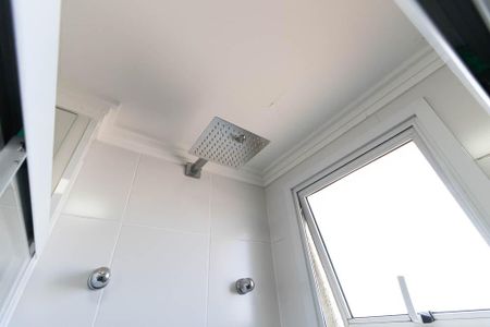 Apartamento à venda com 57m², 2 quartos e 2 vagas Apartamento à venda com 57m², 2 quartos e 2 vagasBanheiro da Suíte