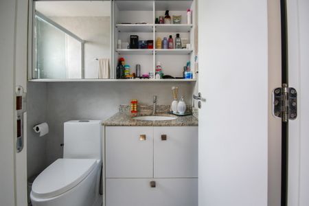 Apartamento à venda com 57m², 2 quartos e 1 vaga Apartamento à venda com 57m², 2 quartos e 1 vagaBanheiro da Suíte