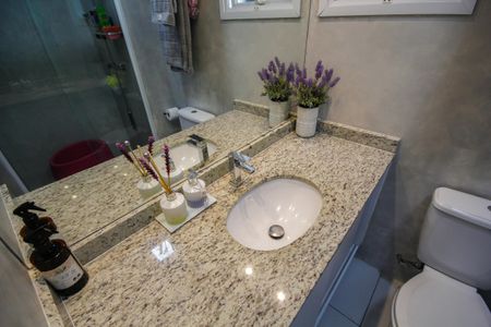 Apartamento à venda com 57m², 2 quartos e 1 vaga Apartamento à venda com 57m², 2 quartos e 1 vagaBanheiro Social