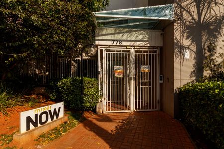 Apartamento à venda com 44m², 2 quartos e 1 vaga Apartamento à venda com 44m², 2 quartos e 1 vagaFachada