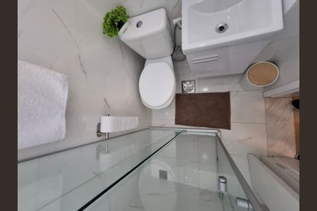 Banheiro  de apartamento à venda com 1 quarto, 17m² em Glória, Rio de Janeiro