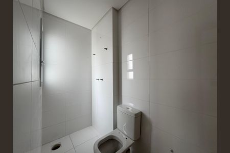 Apartamento à venda com 64m², 2 quartos e 2 vagasBanheiro da Suíte