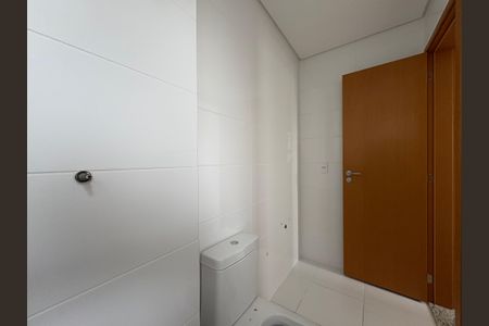 Apartamento à venda com 64m², 2 quartos e 2 vagasBanheiro da Suíte
