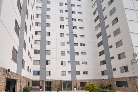 Apartamento à venda com 75m², 3 quartos e 1 vaga Apartamento à venda com 75m², 3 quartos e 1 vagaFachada