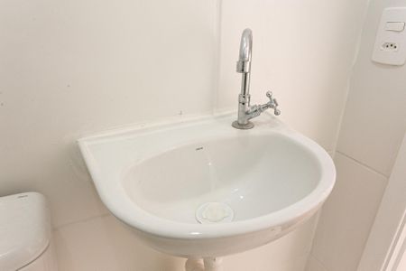 Apartamento para alugar com 43m², 2 quartos e sem vaga Apartamento para alugar com 43m², 2 quartos e sem vagaBanheiro