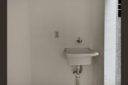 Apartamento à venda com 36m², 2 quartos e sem vaga Apartamento à venda com 36m², 2 quartos e sem vagaÁrea de serviço