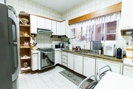 Casa à venda com 160m², 3 quartos e 2 vagas Casa à venda com 160m², 3 quartos e 2 vagasCozinha