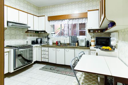 Casa à venda com 160m², 3 quartos e 2 vagas Casa à venda com 160m², 3 quartos e 2 vagasCozinha