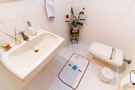 Casa à venda com 160m², 3 quartos e 2 vagas Casa à venda com 160m², 3 quartos e 2 vagasLavabo