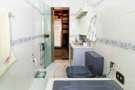 Casa à venda com 160m², 3 quartos e 2 vagas Casa à venda com 160m², 3 quartos e 2 vagasBanheiro da Suíte