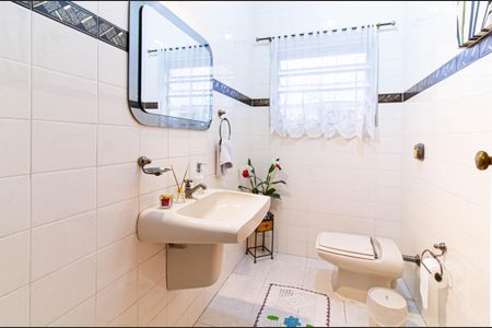 Casa à venda com 160m², 3 quartos e 2 vagas Casa à venda com 160m², 3 quartos e 2 vagasLavabo