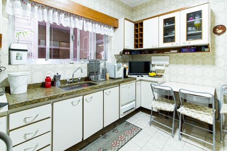 Casa à venda com 160m², 3 quartos e 2 vagas Casa à venda com 160m², 3 quartos e 2 vagasCozinha